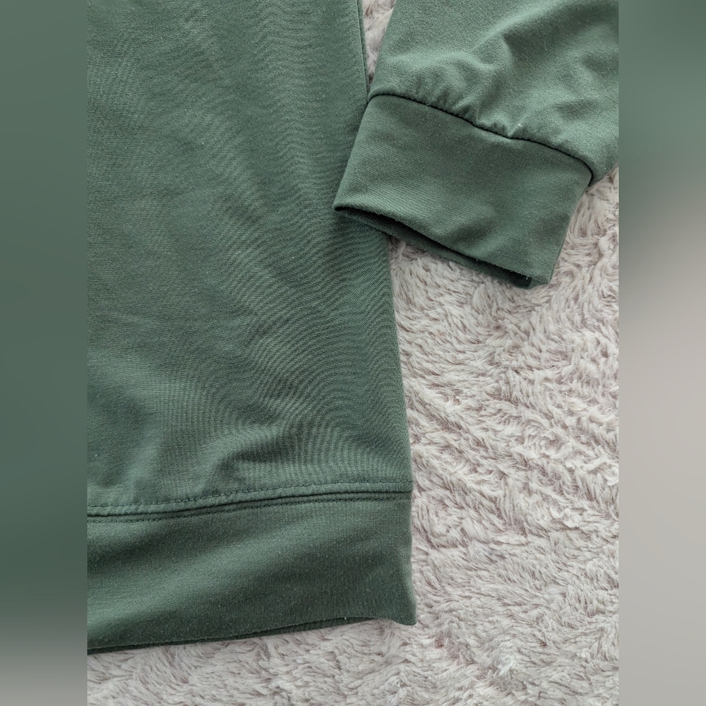 'MAMA' Sweatshirt - Picture 4 of 7